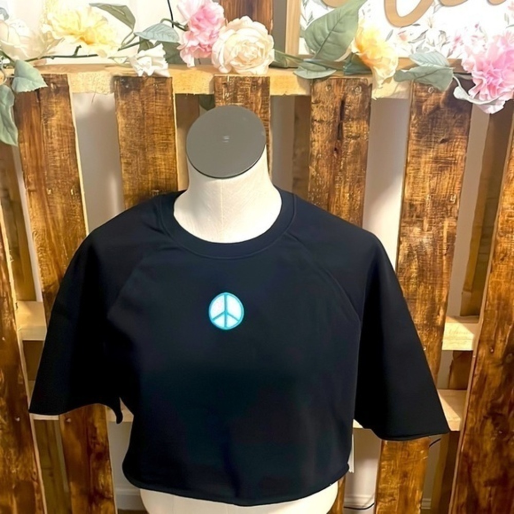 Bp crop top woman’s peace embroidered symbol black sweatshirt shirt NWT Sz M